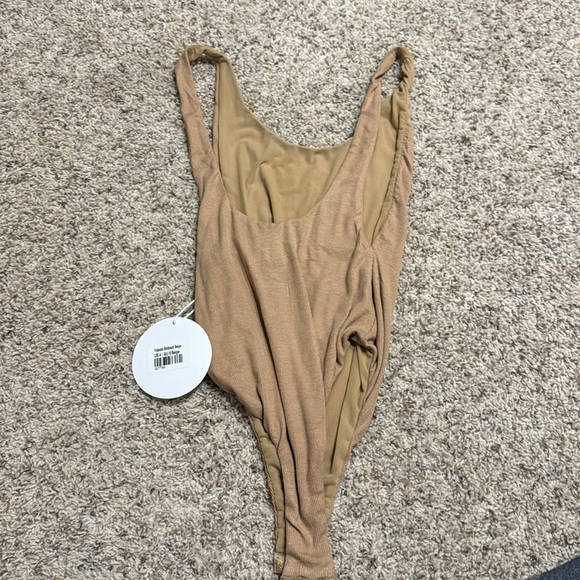 Princess Polly tan bodysuit - Picture 2 of 2